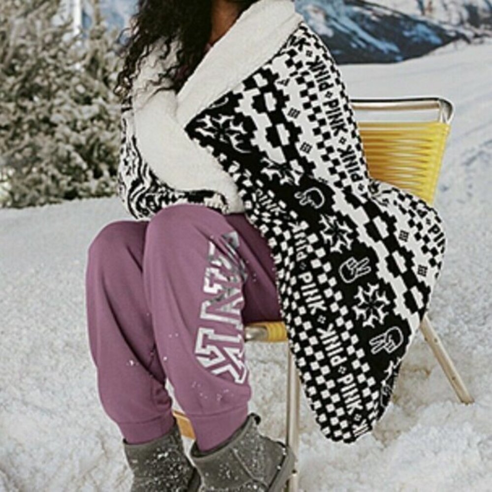 Victoria's Secret Valentines Pink Black/White Sherpa Blanket Throw Peace Soft